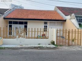 Maison 4 chambre à vendre à Tenggilis Mejoyo, East Jawa, Tenggilis Mejoyo