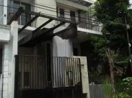 4 Bedroom House for sale in Dukuhpakis, Surabaya, Dukuhpakis