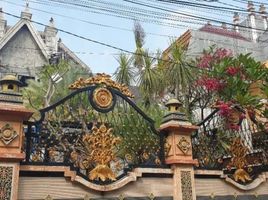 10 Habitación Villa en venta en Dukuhpakis, East Jawa, Dukuhpakis