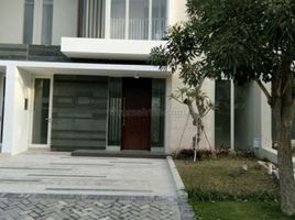 4 Bedroom Villa for sale in Lakarsantri, East Jawa, Lakarsantri, Surabaya, East Jawa, Indonesia