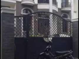 6 Kamar Rumah for sale in Lakarsantri, Surabaya, Lakarsantri