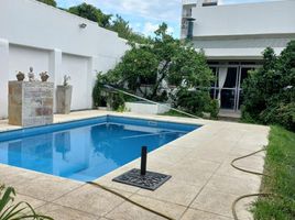 4 Bedroom House for sale in Avellaneda, Buenos Aires, Avellaneda