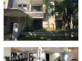 4 Bedroom House for sale in Dukuhpakis, Surabaya, Dukuhpakis