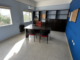 250 m² Office for rent in Chubut, Biedma, Chubut