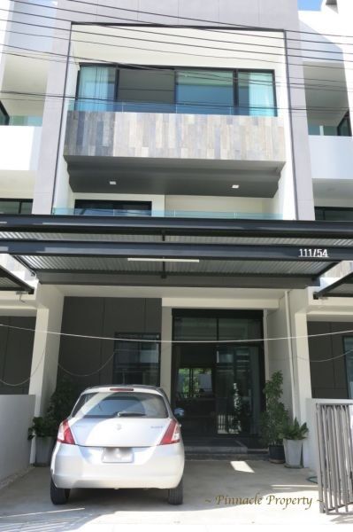 2 Bedroom Townhouse For Rent At Malada Maz
