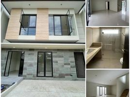 5 Bedroom House for sale in Mulyorejo, Surabaya, Mulyorejo