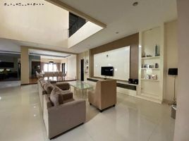 4 Bedroom House for sale in Lakarsantri, Surabaya, Lakarsantri