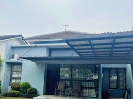 3 Kamar Vila for rent in West Jawa, Lemahabang, Bekasi, West Jawa