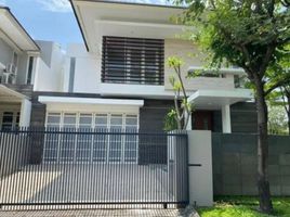 5 Kamar Rumah for sale in Lakarsantri, Surabaya, Lakarsantri