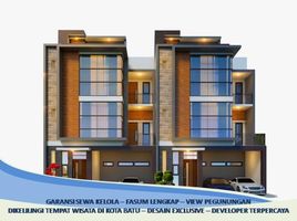 4 Bedroom House for sale in Dukuhpakis, Surabaya, Dukuhpakis