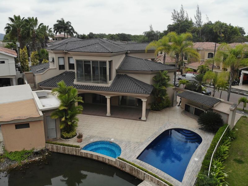 Guayaquil, Guayaquil - Photo 1