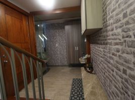 5 Bedroom Villa for sale in Gilmore LRT-2, Quezon City, Quezon City