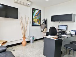 138 SqM Office for sale in Centro Comercial Unicentro Medellin, Medellin, Medellin