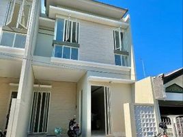 4 Bedroom House for sale in Gunung Anyar, Surabaya, Gunung Anyar