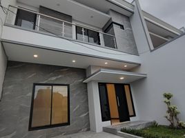 4 Bedroom House for sale in Surabaya, East Jawa, Mulyorejo, Surabaya