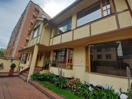 8 Bedroom Villa for sale in Templo Bogotá Colombia, Bogota, Bogota