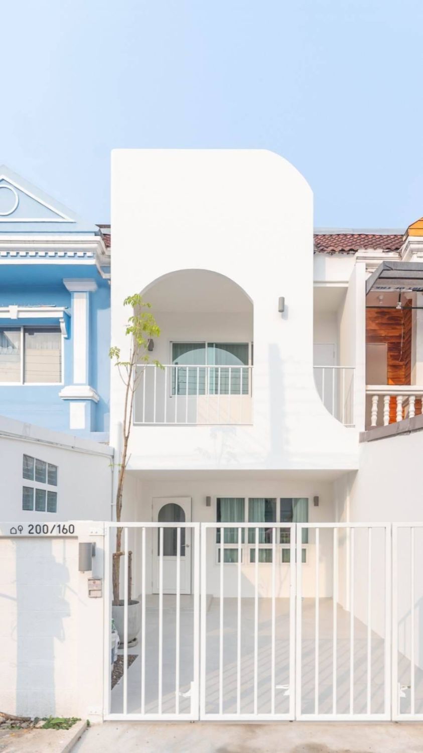 2 Bedroom Townhouse For Rent In Fa Ham, Chiang Mai