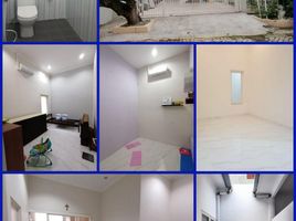 5 Bedroom House for sale in Wiyung, Surabaya, Wiyung