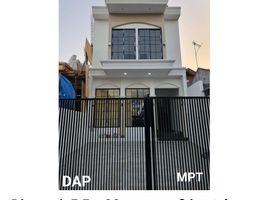 4 Kamar Vila for sale in Sukomanunggal, Surabaya, Sukomanunggal