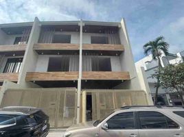 5 Bedroom Townhouse for sale in Holy Family School of Quezon City, Quezon City, Quezon City