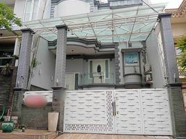 4 Bedroom House for sale in Dukuhpakis, Surabaya, Dukuhpakis