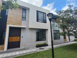 3 Bedroom House for sale in Tumbaco, Pichincha, Tumbaco