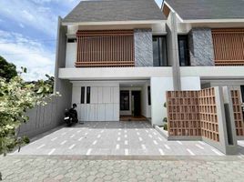 4 Kamar Vila for sale in Yogyakarta, Depok, Sleman, Yogyakarta