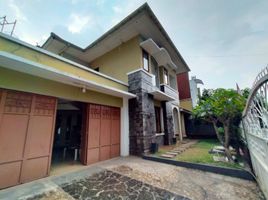 5 Bedroom Villa for sale in Cicadas, Bandung, Cicadas