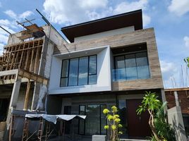4 Kamar Vila for sale in Lakarsantri, East Jawa, Lakarsantri, Surabaya, East Jawa, Indonesia