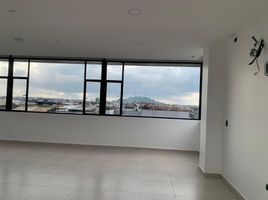 80 SqM Office for rent in Santo Domingo De Los Tsachilas, Santo Domingo De Los Colorados, Santo Domingo, Santo Domingo De Los Tsachilas