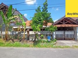 4 Bedroom House for sale in Wonocolo, Surabaya, Wonocolo