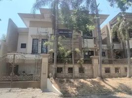 5 Bedroom House for sale in Dukuhpakis, Surabaya, Dukuhpakis