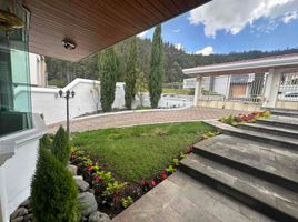 4 Bedroom House for sale in Nayon, Quito, Nayon