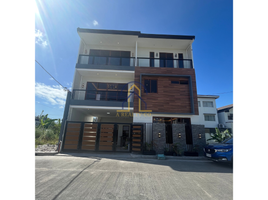 6 Bedroom Townhouse for sale in Cainta, Rizal, Cainta