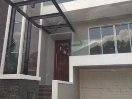 7 Kamar Rumah for sale in Lakarsantri, Surabaya, Lakarsantri