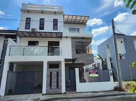 5 Bedroom House for sale in Holy Family School of Quezon City, Quezon City, Quezon City