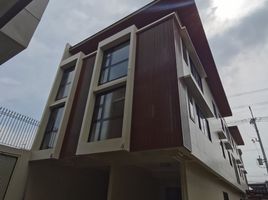 6 Bedroom Townhouse for sale in Ali Mall, Quezon City, Quezon City