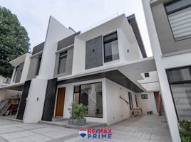 5 Habitación Adosado en venta en Las Pinas City, Southern District, Las Pinas City