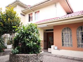 7 Bedroom House for sale in Cathedral of the Immaculate Conception, Cuenca, Cuenca, Cuenca