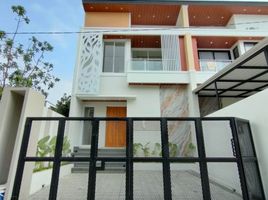 5 침실 주택을(를) Depok, 슬레먼에서 판매합니다., Depok