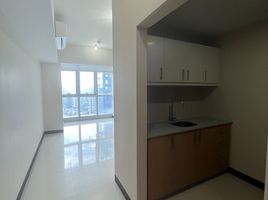 2 Bedroom Apartment for sale at Uptown Parksuites, Makati City, Southern District