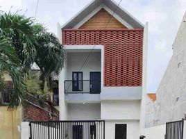 3 Bedroom House for sale in Jambangan, Surabaya, Jambangan