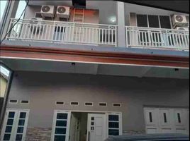  House for sale in Wonocolo, Surabaya, Wonocolo