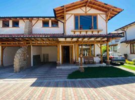 3 Bedroom Villa for sale in Tumbaco, Pichincha, Tumbaco