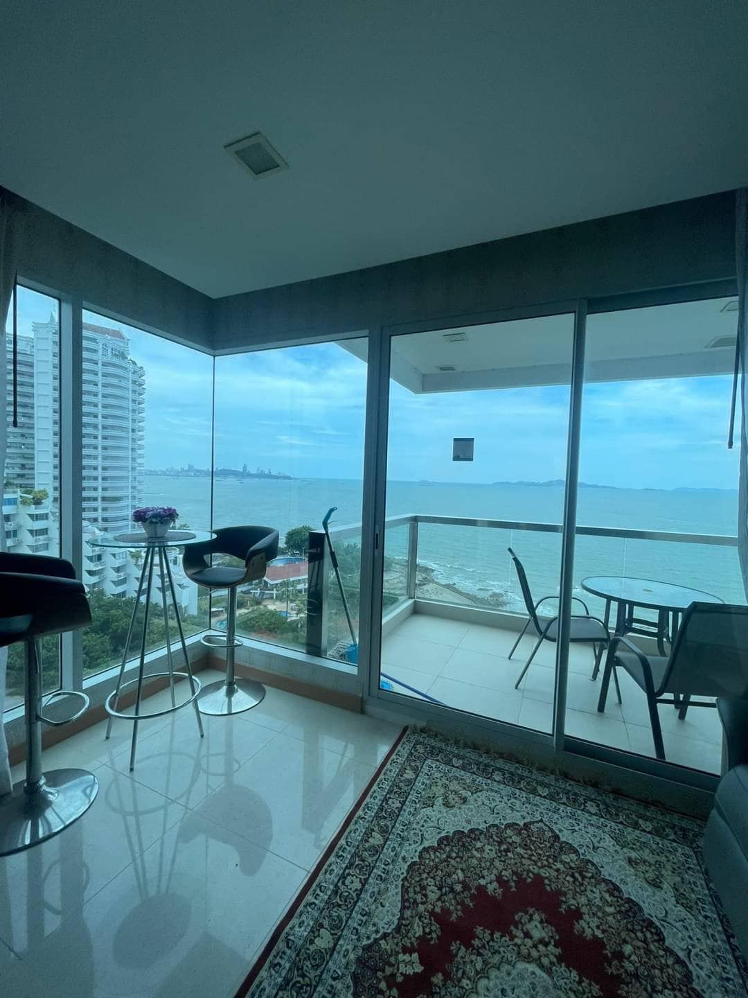 2 Bedroom Apartment For Rent At The Palm Wongamat Beach