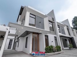 5 Habitación Adosado en venta en Las Pinas City, Southern District, Las Pinas City