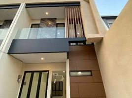 4 Schlafzimmer Villa zu verkaufen in Rungkut, East Jawa, Rungkut