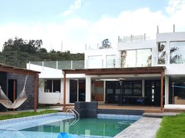 5 Bedroom House for sale in Nayon, Quito, Nayon