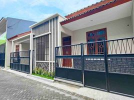 3 Bedroom House for sale in Jambangan, Surabaya, Jambangan