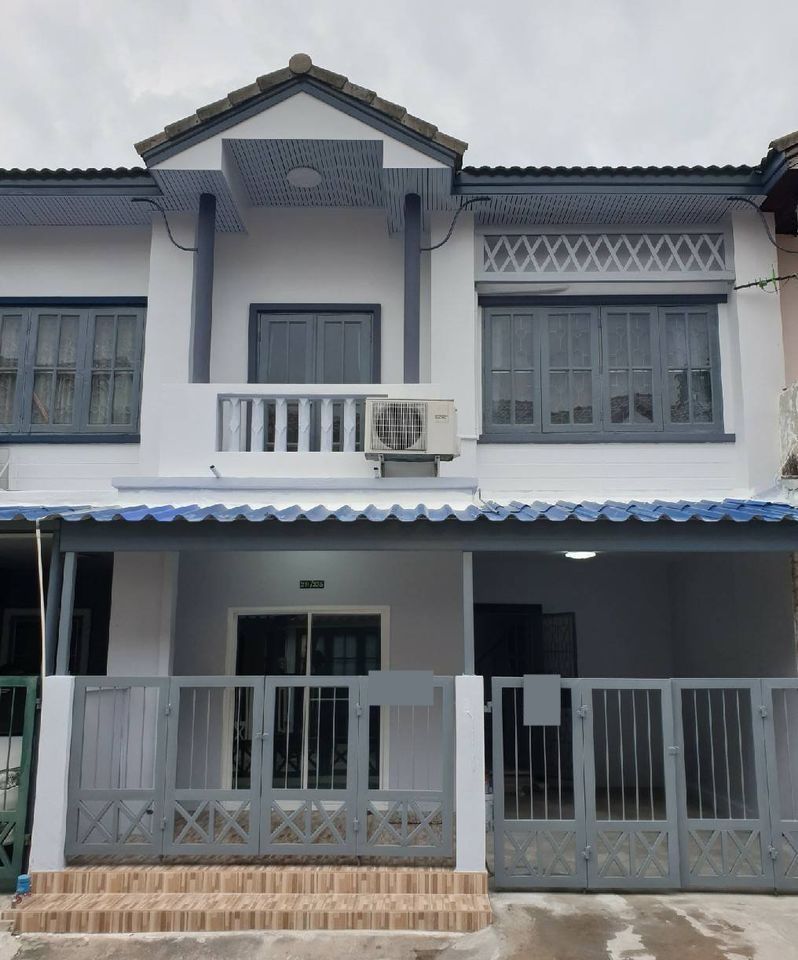 3 Bedroom Townhouse For Rent In Sam Wa Tawan Tok, Bangkok